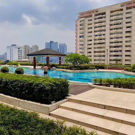 Makati Penthouse With Stunning City Skyline View