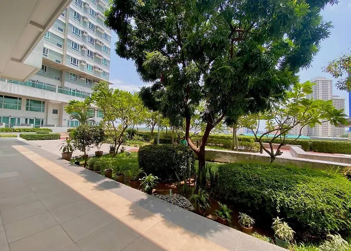 Makati Penthouse With Stunning Skyline View Apartment