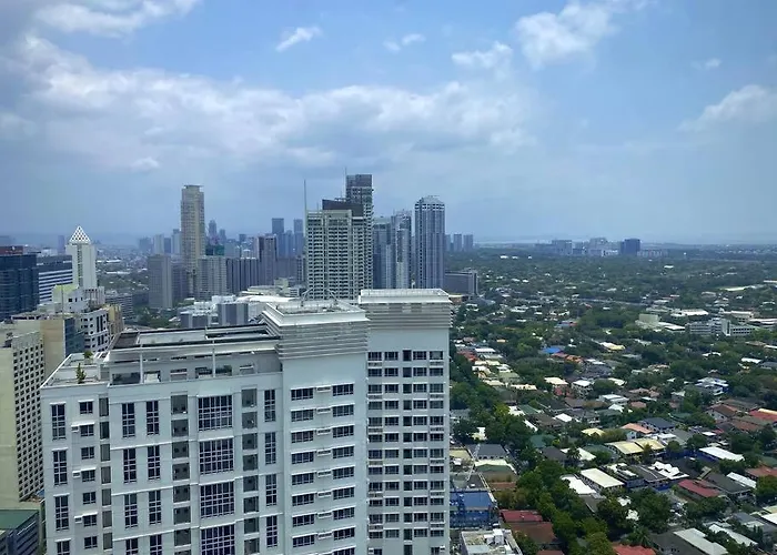 Makati Penthouse With Stunning Skyline View