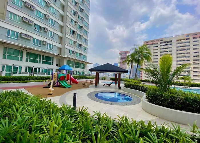 Makati Penthouse With Stunning Skyline View